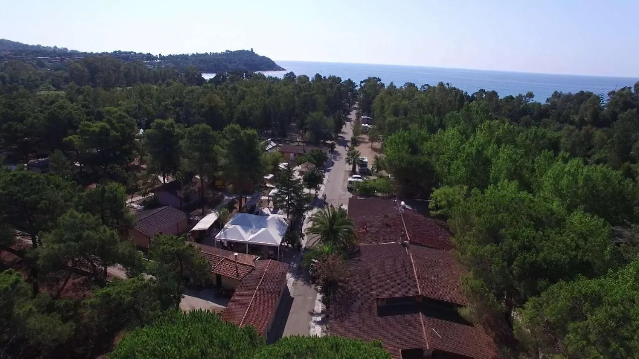 *** Camping Campeggio Villaggio Sos Flores Tortolì Italie