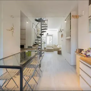 Design&terrazzo A 5 Min Dal Centro - Laura's House Italia